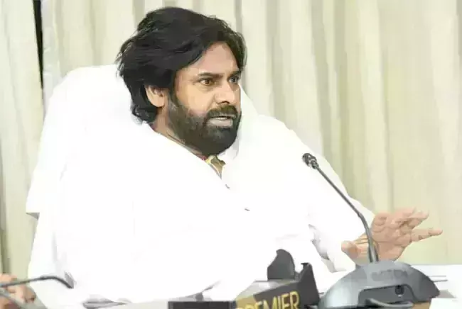 Pawan Kalyan: పవన్ కల్యాణ్ పేరుతో జిల్లా అధికారి దందా Pawan Kalyan: పవన్ కల్యాణ్ పేరుతో జిల్లా అధికారి దందా
