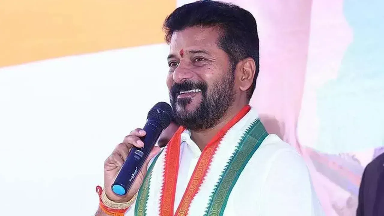 Revanth Reddy: సీఎం హోదాలో తొలిసారి సొంతూరుకు రేవంత్ రెడ్డి Revanth Reddy: సీఎం హోదాలో తొలిసారి సొంతూరుకు రేవంత్ రెడ్డి