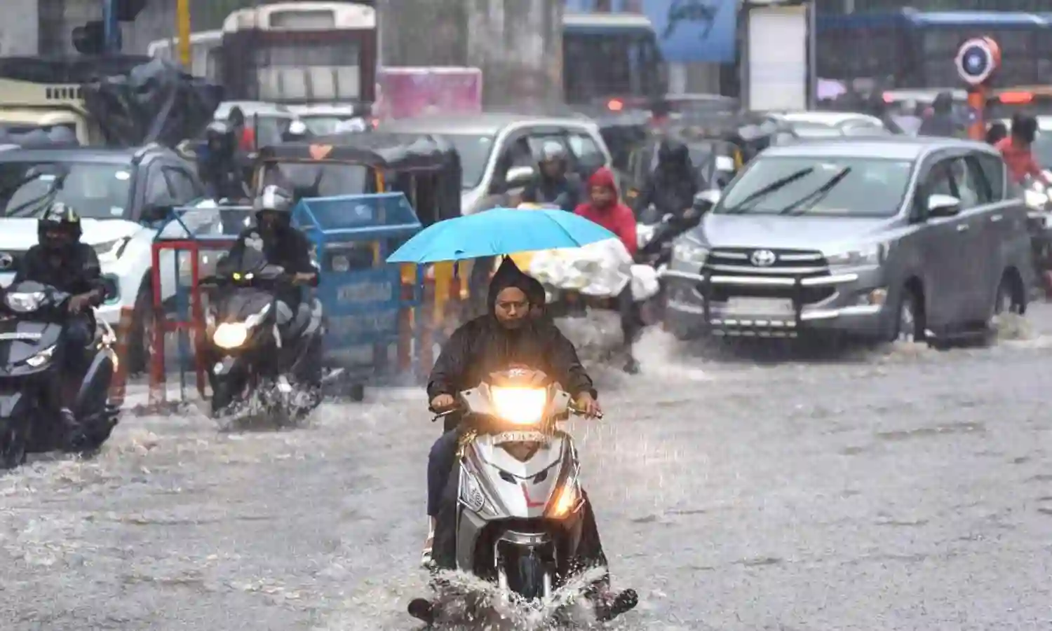 Rain Alert: తెలుగు రాష్ట్రాల్లో భారీ వర్షాలు