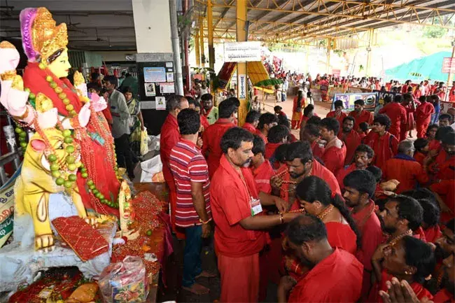 Indrakeeladri: తెలుగు రాష్ట్రాల్లో దసరా సంబరాలు