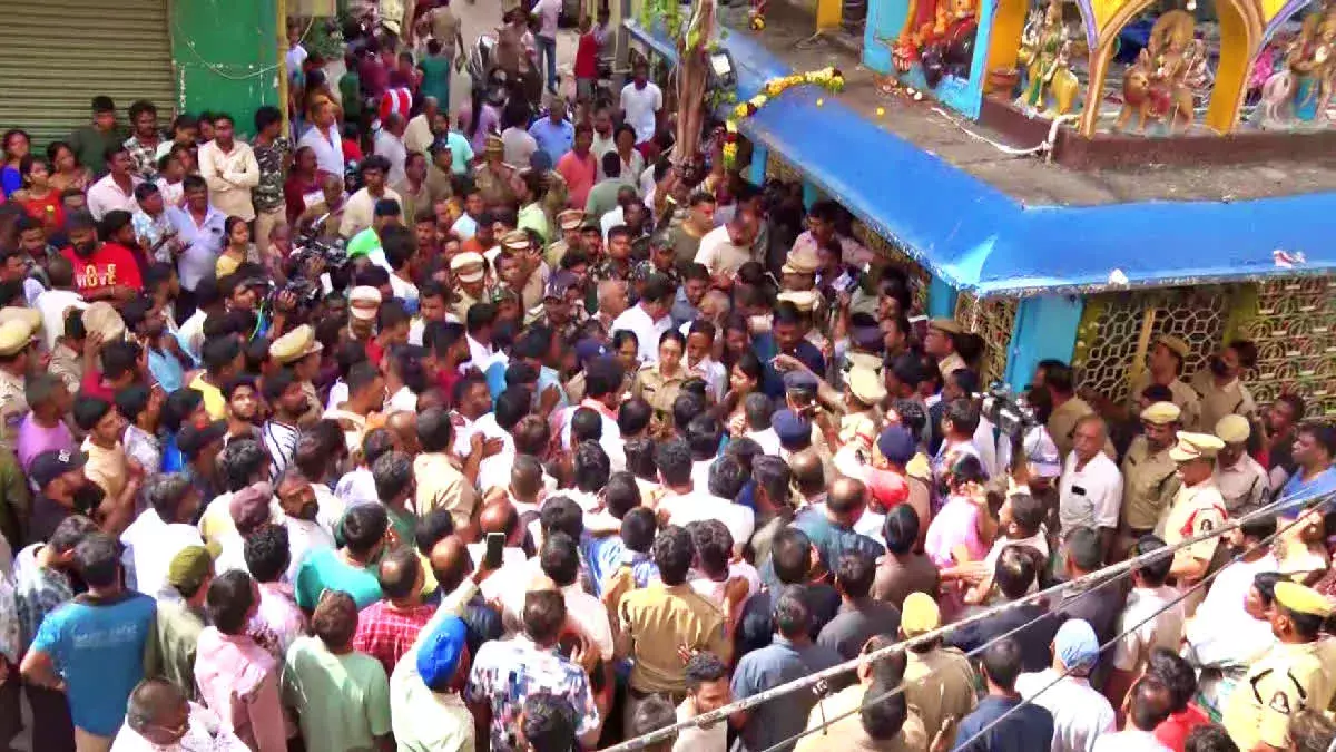 Secunderabad :  ముత్యాలమ్మ విగ్రహం ధ్వంసం..