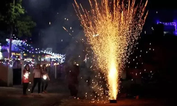 పండుగలకు పటాకులు నిషేధం.. ఢిల్లీ ప్రభుత్వం ఉత్తర్వులు జారీ పండుగలకు పటాకులు నిషేధం.. ఢిల్లీ ప్రభుత్వం ఉత్తర్వులు జారీ