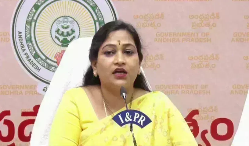 Vangalapudi Anitha : అత్తాకోడళ్లపై సామూహిక అత్యాచారం కేసు.. Vangalapudi Anitha : అత్తాకోడళ్లపై సామూహిక అత్యాచారం కేసు..