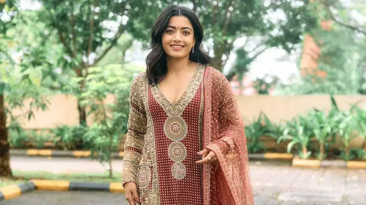 Rashmika : సైబర్ క్రైమ్ కోఆర్డినేషన్ సెంటర్కు బ్రాండ్ అంబాసిడర్గా రష్మిక Rashmika : సైబర్ క్రైమ్ కోఆర్డినేషన్ సెంటర్కు బ్రాండ్ అంబాసిడర్గా రష్మిక