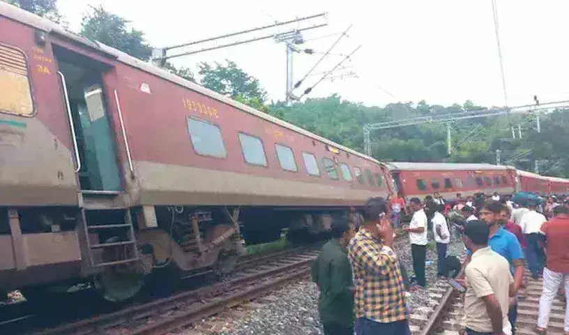 Assam: అస్సాంలో రైలు ప్రమాదం..