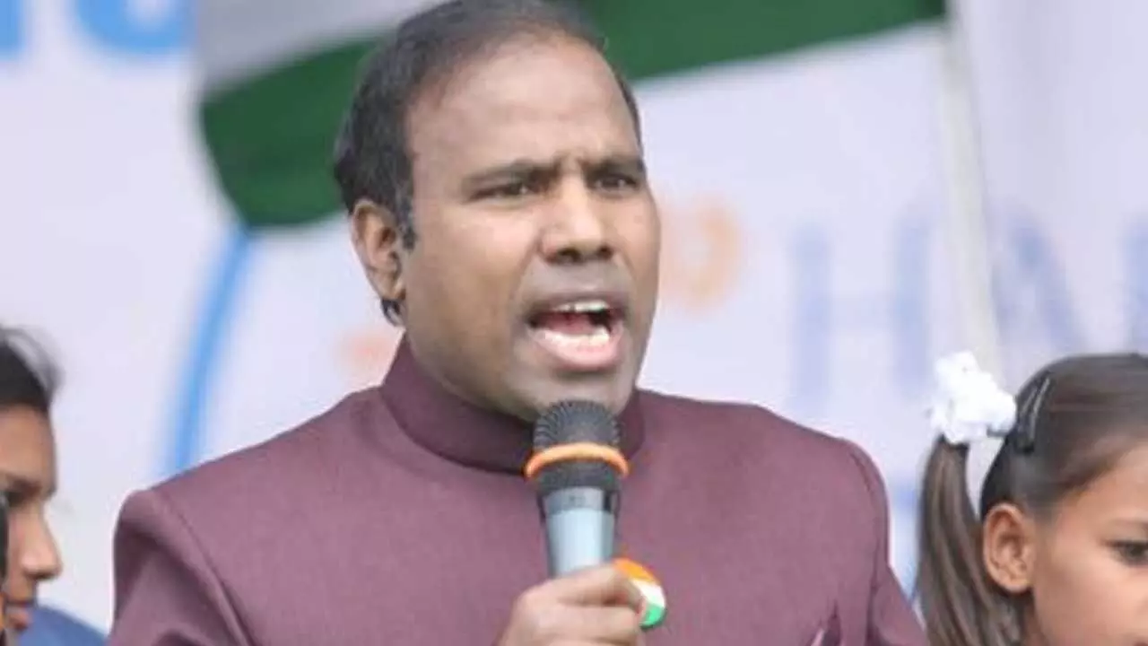 KA Paul : గ్రూప్1 అభ్యర్థులకు టైం ఇస్తే తప్పేంటి : కేఏ పాల్ KA Paul : గ్రూప్1 అభ్యర్థులకు టైం ఇస్తే తప్పేంటి : కేఏ పాల్