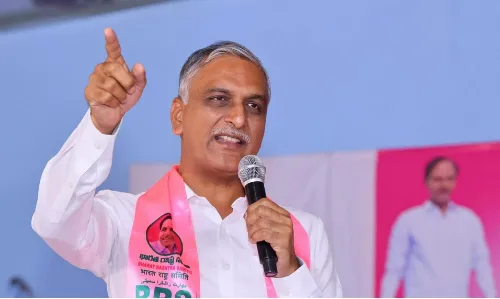 HARISH RAO: హరీశ్రావు బంధువులపై కేసు నమోదు HARISH RAO: హరీశ్రావు బంధువులపై కేసు నమోదు