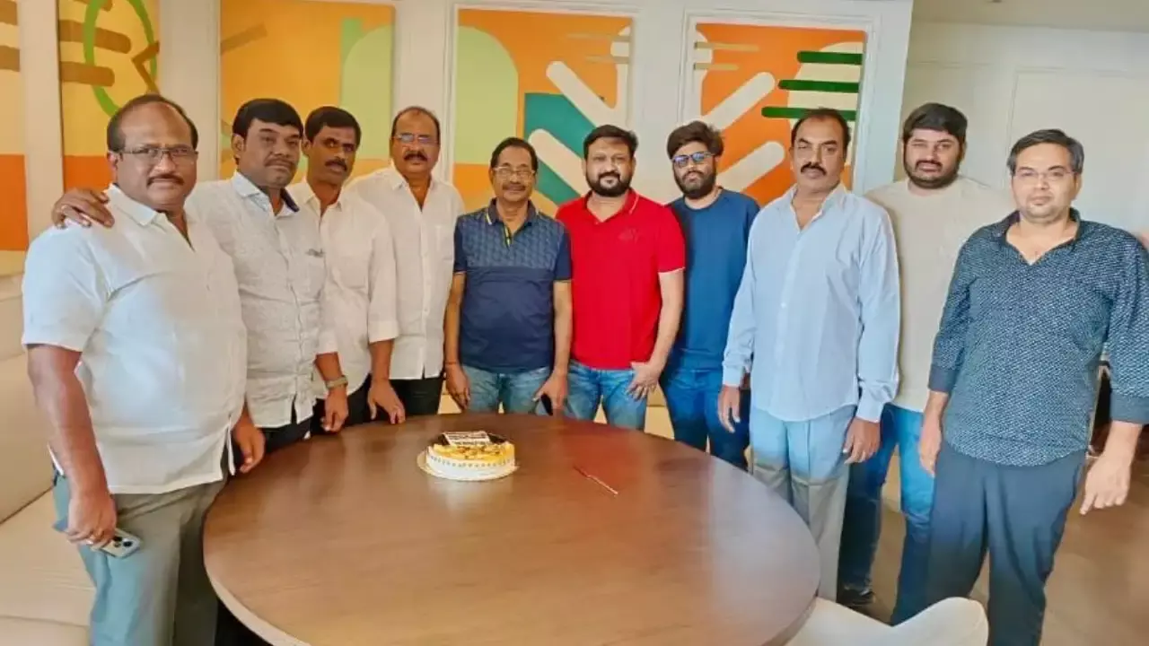 Naga Vamsi :  దేవర డిస్ట్రిబ్యూటర్స్ కు గ్రాండ్ పార్టీ ఇచ్చిన నాగవంశీ Naga Vamsi :  దేవర డిస్ట్రిబ్యూటర్స్ కు గ్రాండ్ పార్టీ ఇచ్చిన నాగవంశీ