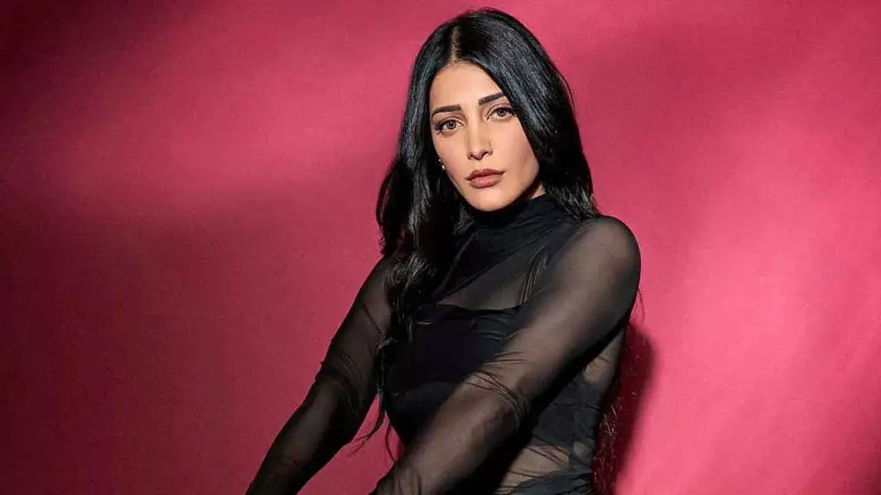Shruti Haasan : రిలేషన్ కోసం చూస్తున్నా.. శృతి హాసన్ కీలక కామెంట్స్ Shruti Haasan : రిలేషన్ కోసం చూస్తున్నా.. శృతి హాసన్ కీలక కామెంట్స్