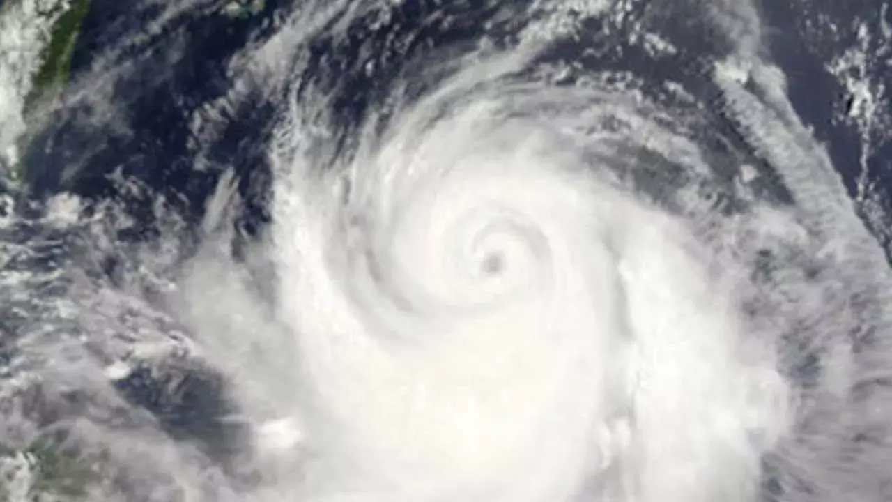AP Weather : ఏపీకి మరో తుఫాను గండం AP Weather : ఏపీకి మరో తుఫాను గండం
