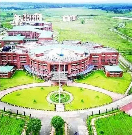 Tribal University: గిరిజన యూనివర్సిటీకి స్థలం కేటాయింపు