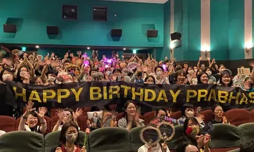 Prabhas :  రెబెల్ స్టార్ ప్రభాస్ కు జపాన్ ఫ్యాన్స్ అడ్వాన్స్ బర్త్ డే విషెస్ Prabhas :  రెబెల్ స్టార్ ప్రభాస్ కు జపాన్ ఫ్యాన్స్ అడ్వాన్స్ బర్త్ డే విషెస్