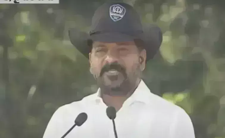 CM Revanth Reddy: పోలీస్ అమరవీరుల సంస్మరణ దినోత్సవం సందర్భంగా సీఎం రేవంత్ రెడ్డి కీలక ప్రకటన CM Revanth Reddy: పోలీస్ అమరవీరుల సంస్మరణ దినోత్సవం సందర్భంగా సీఎం రేవంత్ రెడ్డి కీలక ప్రకటన