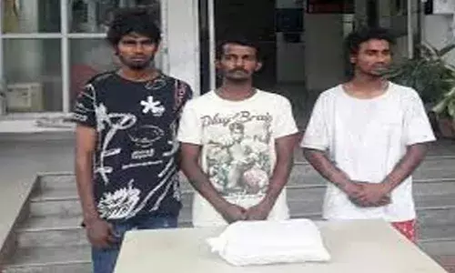 TG : డ్రగ్స్ విక్రయిస్తూ ముగ్గురు అరెస్ట్ TG : డ్రగ్స్ విక్రయిస్తూ ముగ్గురు అరెస్ట్