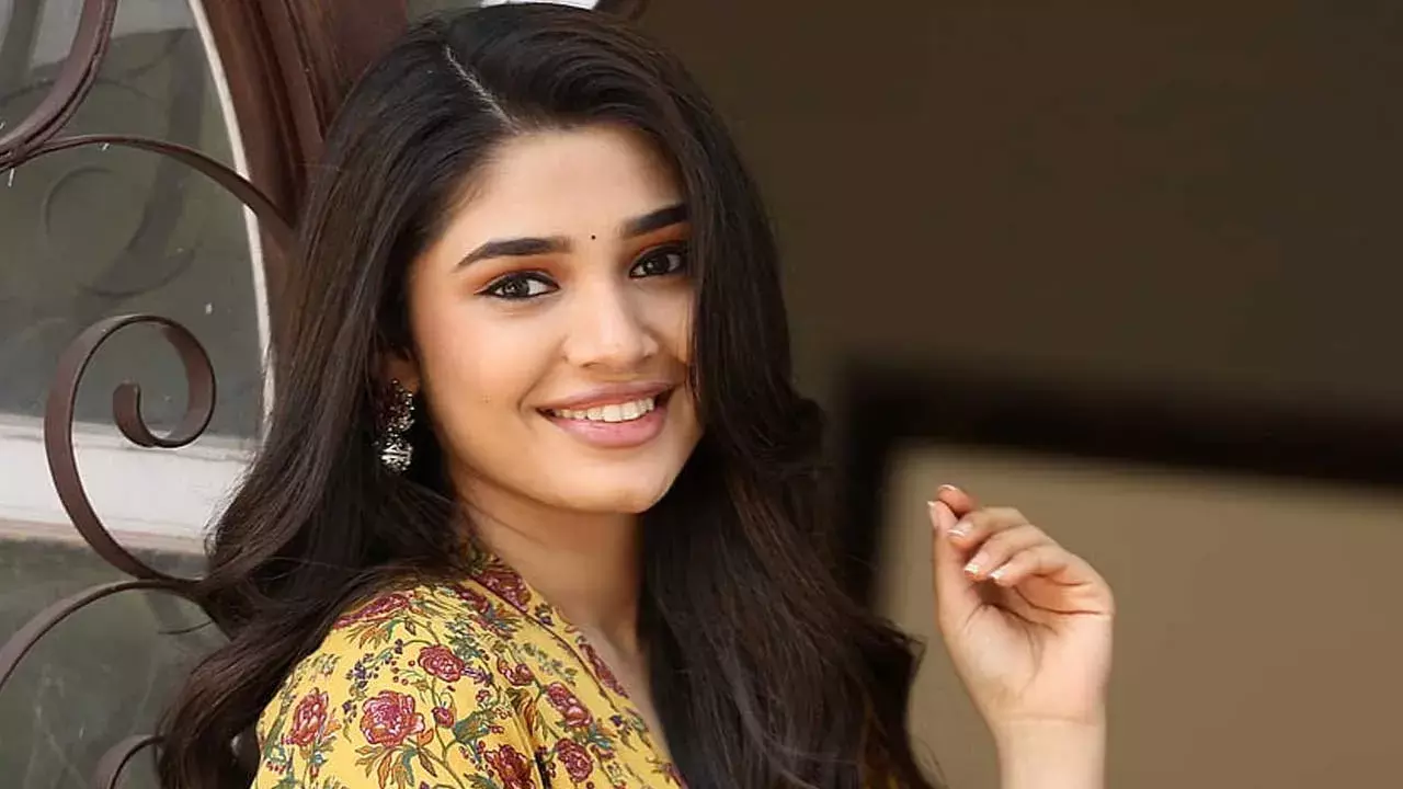 Krithi Shetty : కృతిశెట్టికి బంపర్ ఆఫర్ Krithi Shetty : కృతిశెట్టికి బంపర్ ఆఫర్