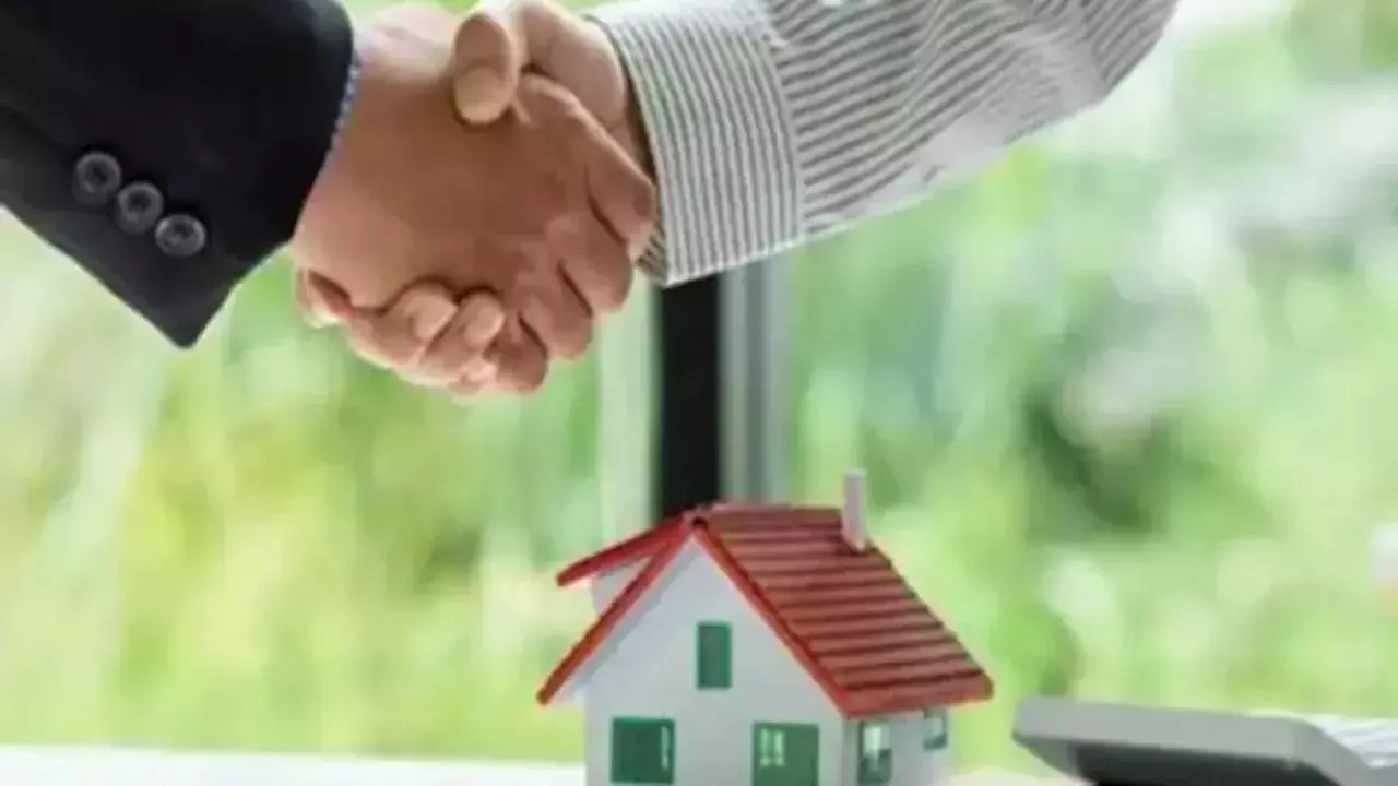 Business : తగ్గిన ఇండ్ల అమ్మకాలు : ప్రాప్​ ఈక్విటీ అంచనా