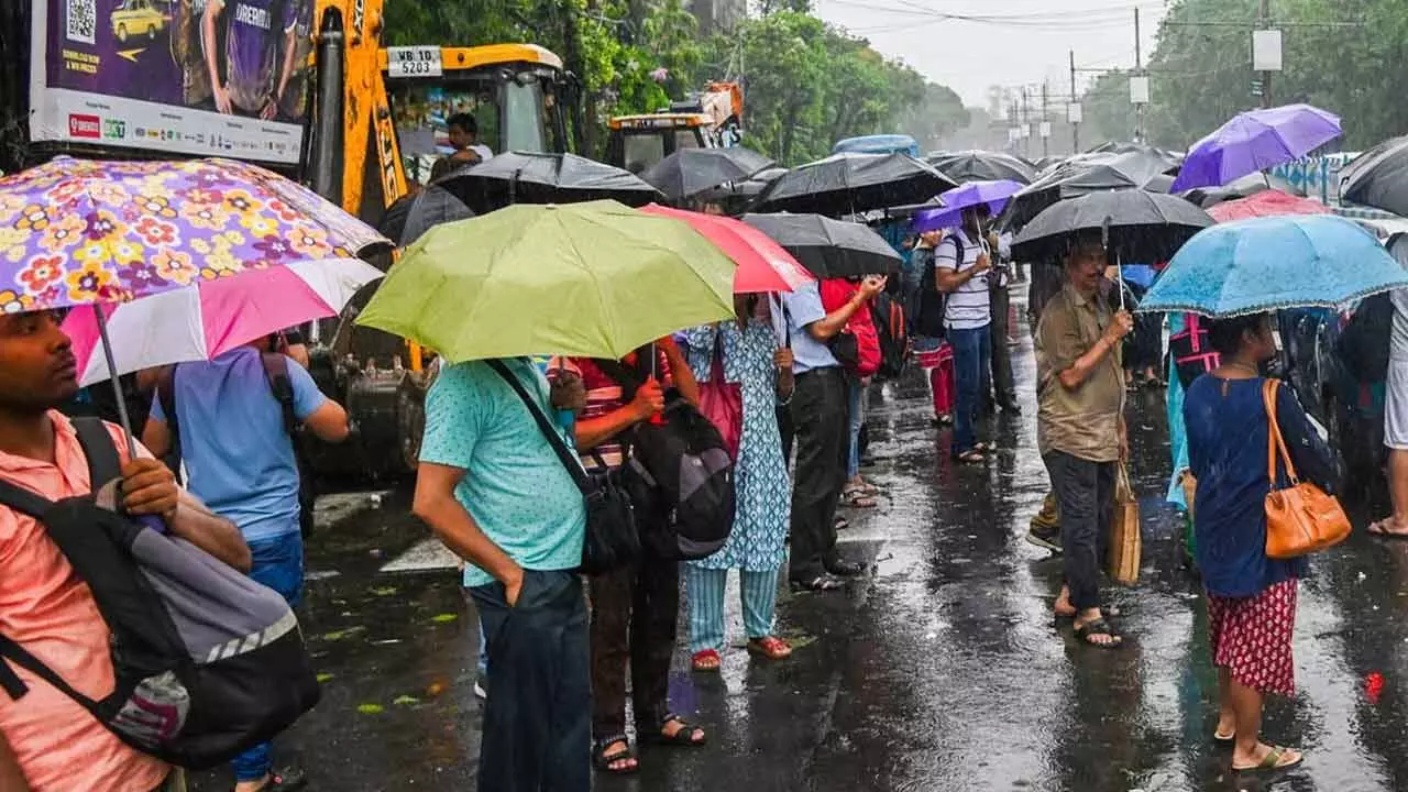 AP Weather Alert : ఏపీలో దానా తుఫాను టెన్షన్.. రేపటి వరకు వర్షసూచన AP Weather Alert : ఏపీలో దానా తుఫాను టెన్షన్.. రేపటి వరకు వర్షసూచన