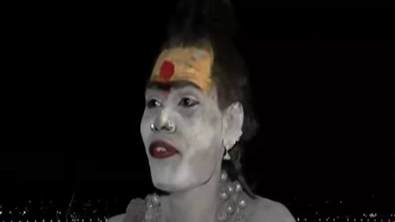 Aghori : అఘోరీ మహిళ కాదా.. ట్రాన్స్ జెండరా? కుటుంబం ఏం చెబుతోందంటే! Aghori : అఘోరీ మహిళ కాదా.. ట్రాన్స్ జెండరా? కుటుంబం ఏం చెబుతోందంటే!