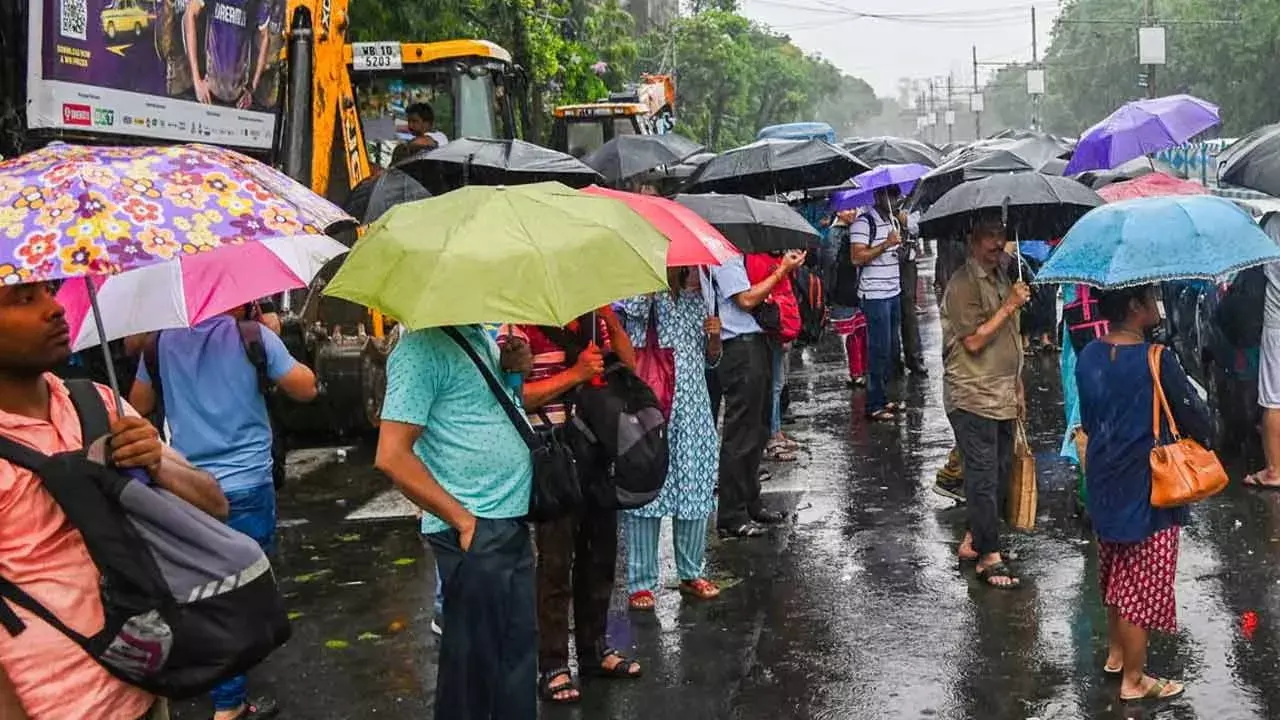 AP Weather Alert : ఏపీలో దానా తుఫాను టెన్షన్.. రేపటి వరకు వర్షసూచన AP Weather Alert : ఏపీలో దానా తుఫాను టెన్షన్.. రేపటి వరకు వర్షసూచన