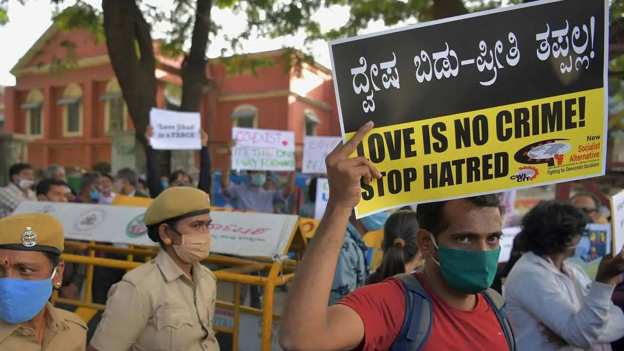 Delhi : ఢిల్లీలో లవ్ జిహాద్ కలకలం Delhi : ఢిల్లీలో లవ్ జిహాద్ కలకలం