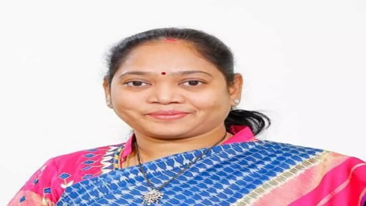 YSRCP : వైసీపీకి మరో షాక్.. మాజీ హోంమంత్రి మేకతోటి సుచరిత గుడ్ బై? YSRCP : వైసీపీకి మరో షాక్.. మాజీ హోంమంత్రి మేకతోటి సుచరిత గుడ్ బై?