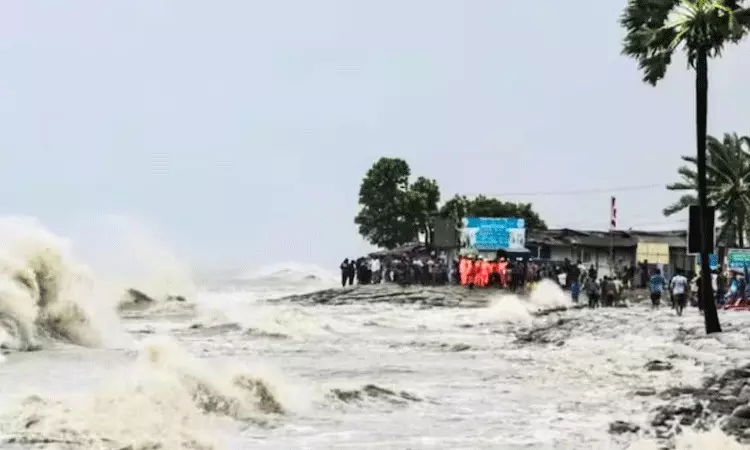120 కి.మీ వేగంతో దానా తుపాను.. 6 రాష్ట్రాలు అప్రమత్తం 120 కి.మీ వేగంతో దానా తుపాను.. 6 రాష్ట్రాలు అప్రమత్తం