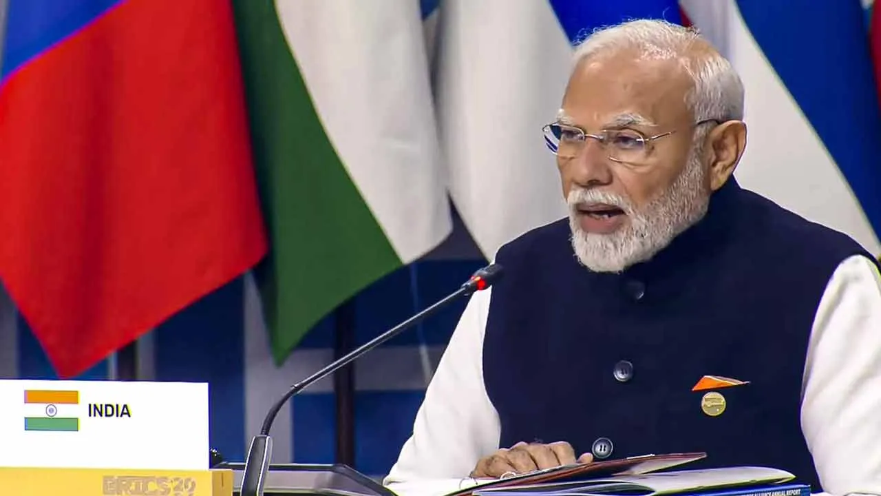 PM Modi : భారత్ యుద్ధం కోరుకోదు.. బ్రిక్స్ సదస్సులో మోడీ సందేశం ఇదే PM Modi : భారత్ యుద్ధం కోరుకోదు.. బ్రిక్స్ సదస్సులో మోడీ సందేశం ఇదే