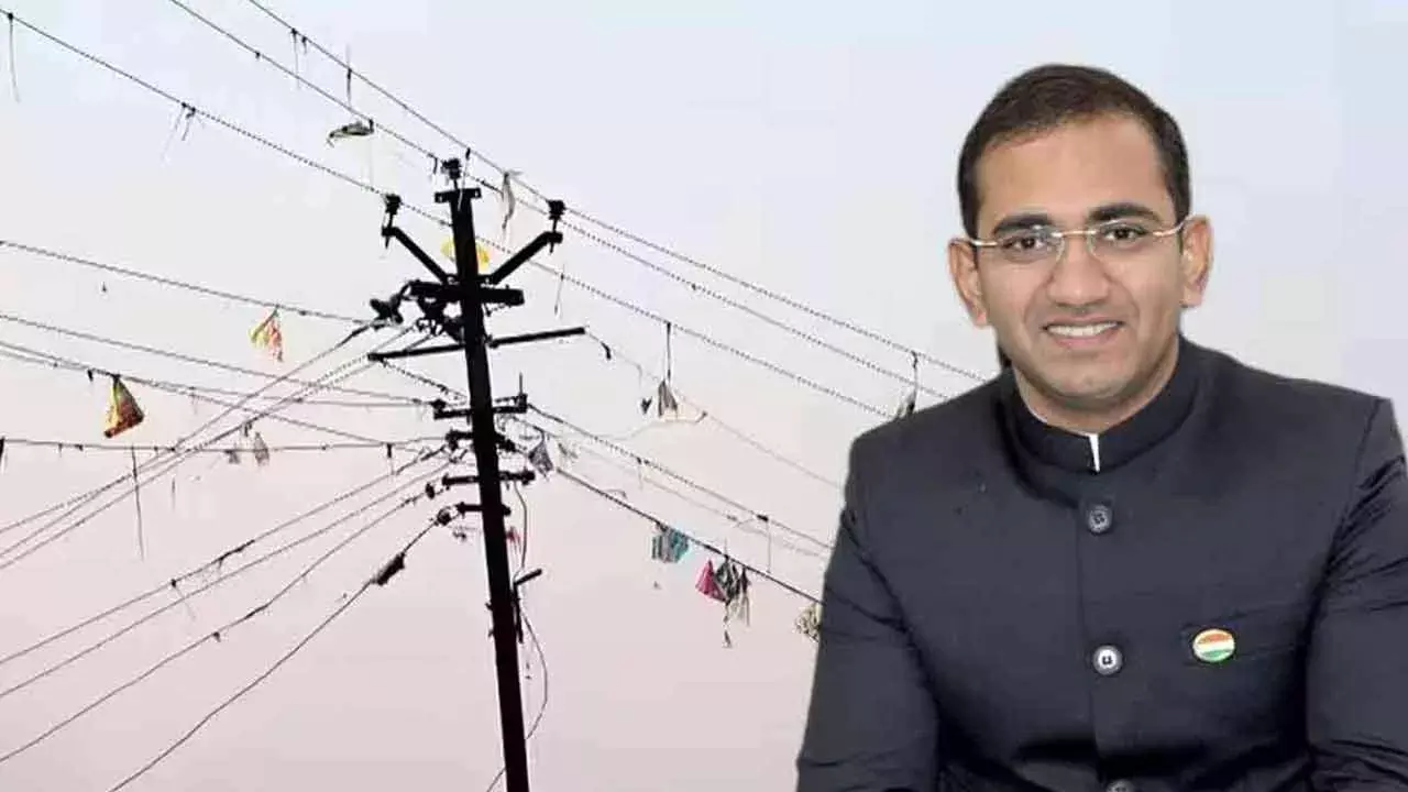 TG : విద్యుత్ చార్జీలు పెంచడం లేదు : ముషారఫ్ ఫారుఖీ