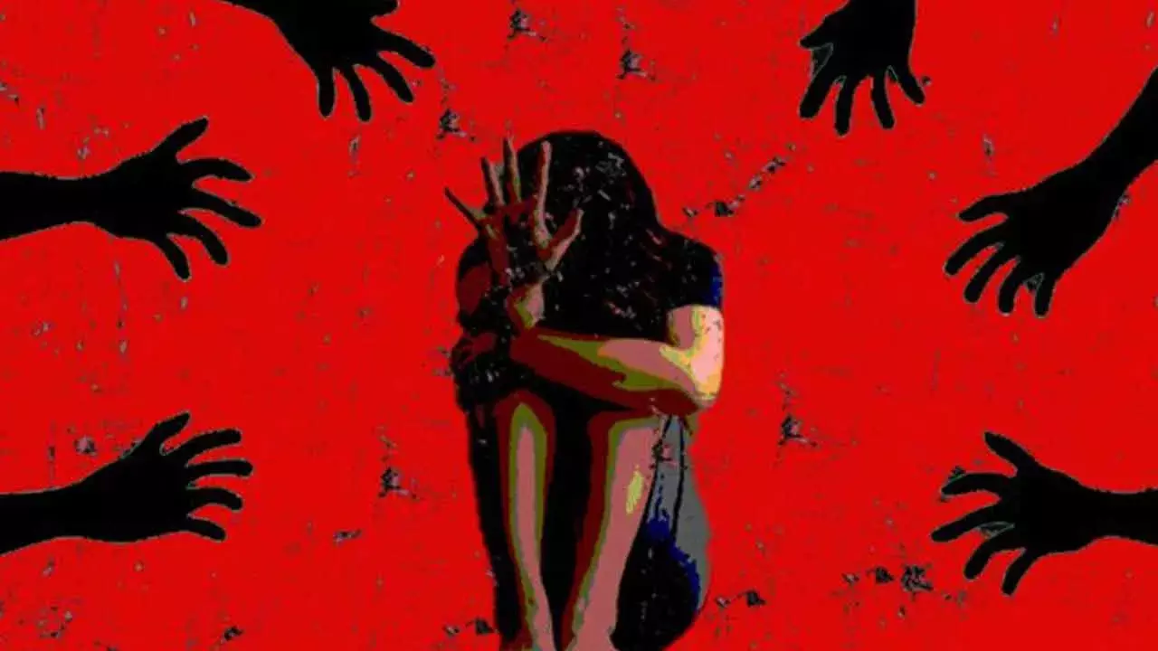 Minor Girl : వరంగల్‌లో దారుణం .. మైనర్ బాలికపై సీఐ అత్యాచారయత్నం!