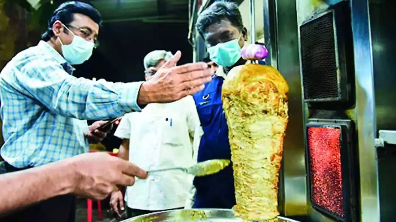 TG : షవర్మాలో వాడే మయోనైజ్పై నిషేధం? .. GHMC మరో సంచలనం TG : షవర్మాలో వాడే మయోనైజ్పై నిషేధం? .. GHMC మరో సంచలనం