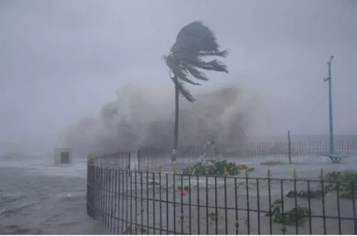 RAINS: దానా ఎఫెక్ట్.. ఒడిశా అలర్ట్ RAINS: దానా ఎఫెక్ట్.. ఒడిశా అలర్ట్