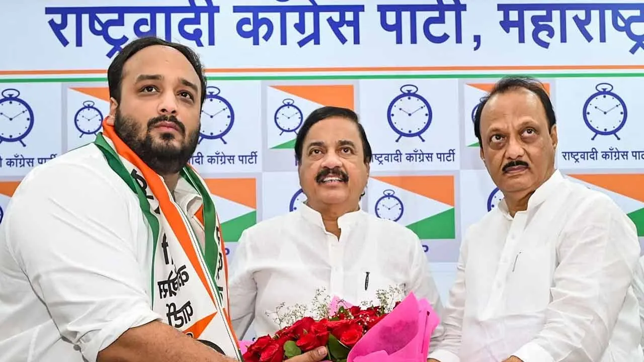 Maharashtra : ఎన్సీపీలో చేరిన జిషాన్ సిద్దిఖీ Maharashtra : ఎన్సీపీలో చేరిన జిషాన్ సిద్దిఖీ