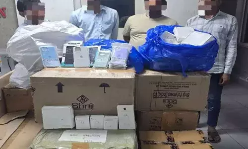 Hyderabad : నకిలీ ఐఫోన్లు అమ్ముతున్న నలుగురు అరెస్ట్