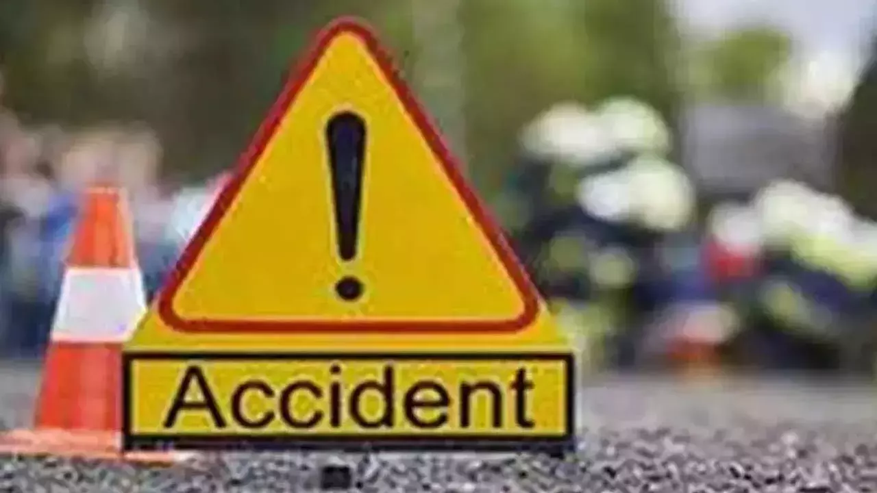 Accident : 44వ జాతీయ రహదారిపై ప్రమాదం.. ట్రాఫిక్ జామ్ Accident : 44వ జాతీయ రహదారిపై ప్రమాదం.. ట్రాఫిక్ జామ్