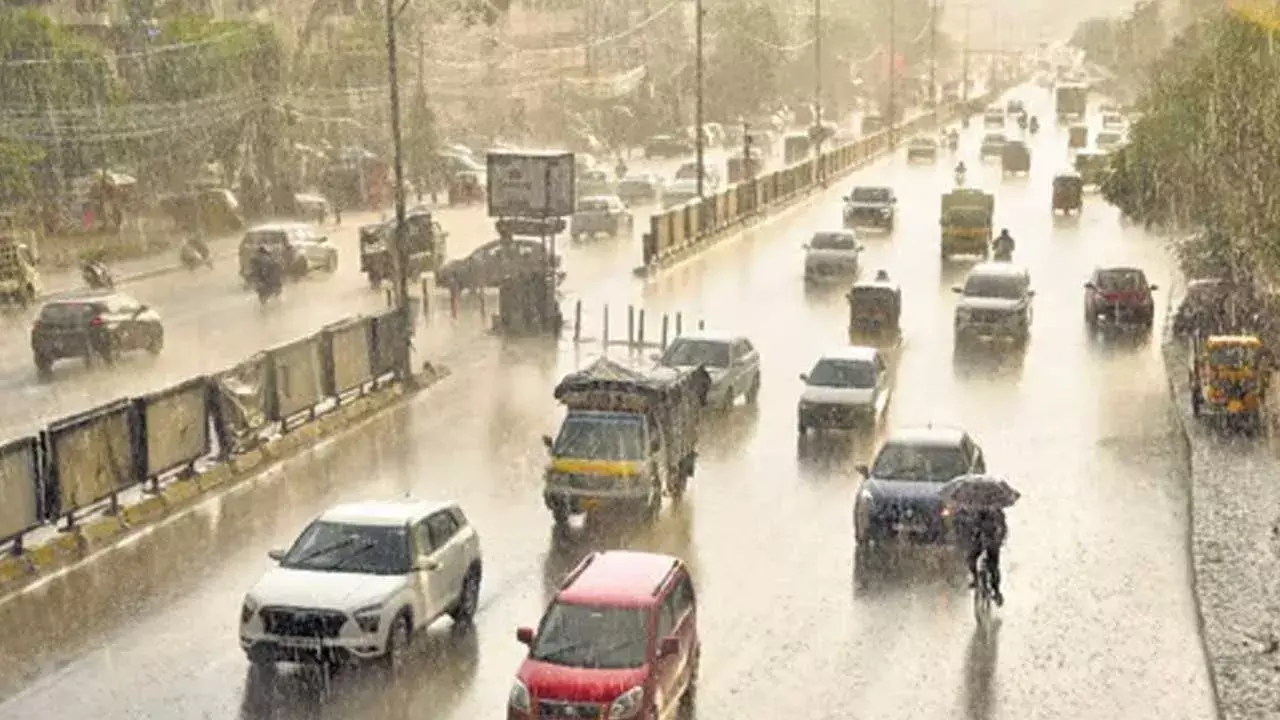 TG : తెలంగాణలో విచిత్ర వాతావరణం.. ఒకేరోజు వాన, ఎండ, చలి TG : తెలంగాణలో విచిత్ర వాతావరణం.. ఒకేరోజు వాన, ఎండ, చలి