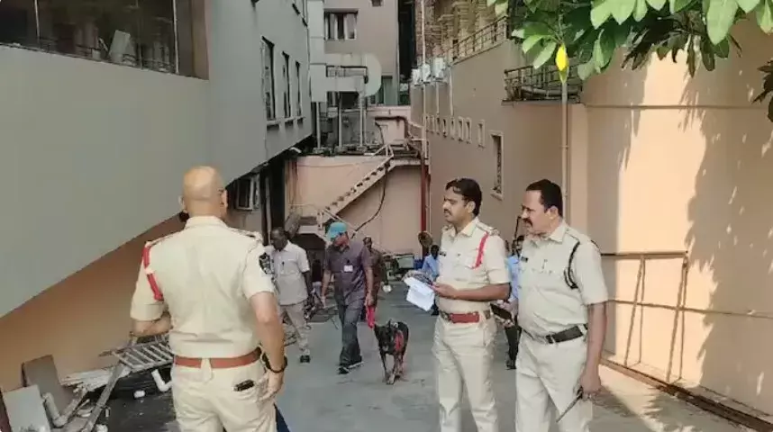 Tirupati:  తిరుపతిలో మరోసారి బాంబు బెదిరింపులు Tirupati:  తిరుపతిలో మరోసారి బాంబు బెదిరింపులు