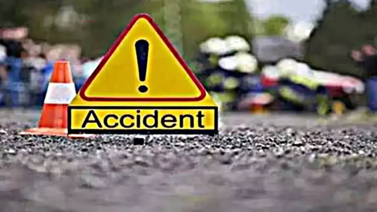 Car Accident : గచ్చిబౌలిలో కారు బీభత్సం