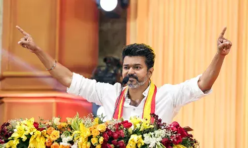 TVK Party : తమిళ నటుడు విజయ్ రాజకీయ ఎంట్రీ TVK Party : తమిళ నటుడు విజయ్ రాజకీయ ఎంట్రీ