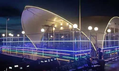 AP : రాజమండ్రిలో అందుబాటులోకి ఫ్లోటింగ్ రెస్టారెంట్ AP : రాజమండ్రిలో అందుబాటులోకి ఫ్లోటింగ్ రెస్టారెంట్