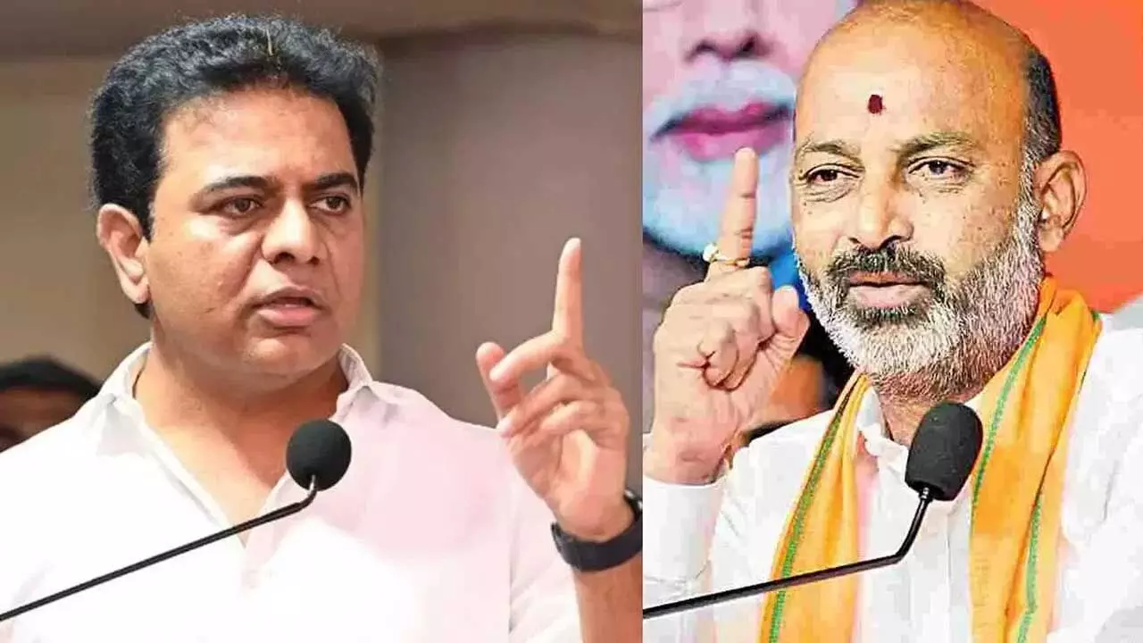 Bandi Sanjay : కేటీఆర్ కు నోటీసులిస్తానంటూ సంజయ్ వార్నింగ్ Bandi Sanjay : కేటీఆర్ కు నోటీసులిస్తానంటూ సంజయ్ వార్నింగ్
