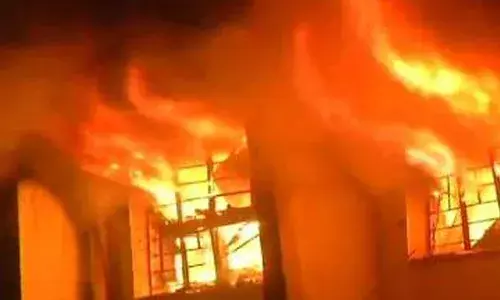 TG : బాణసంచా పేలి దంపతుల మృతి TG : బాణసంచా పేలి దంపతుల మృతి