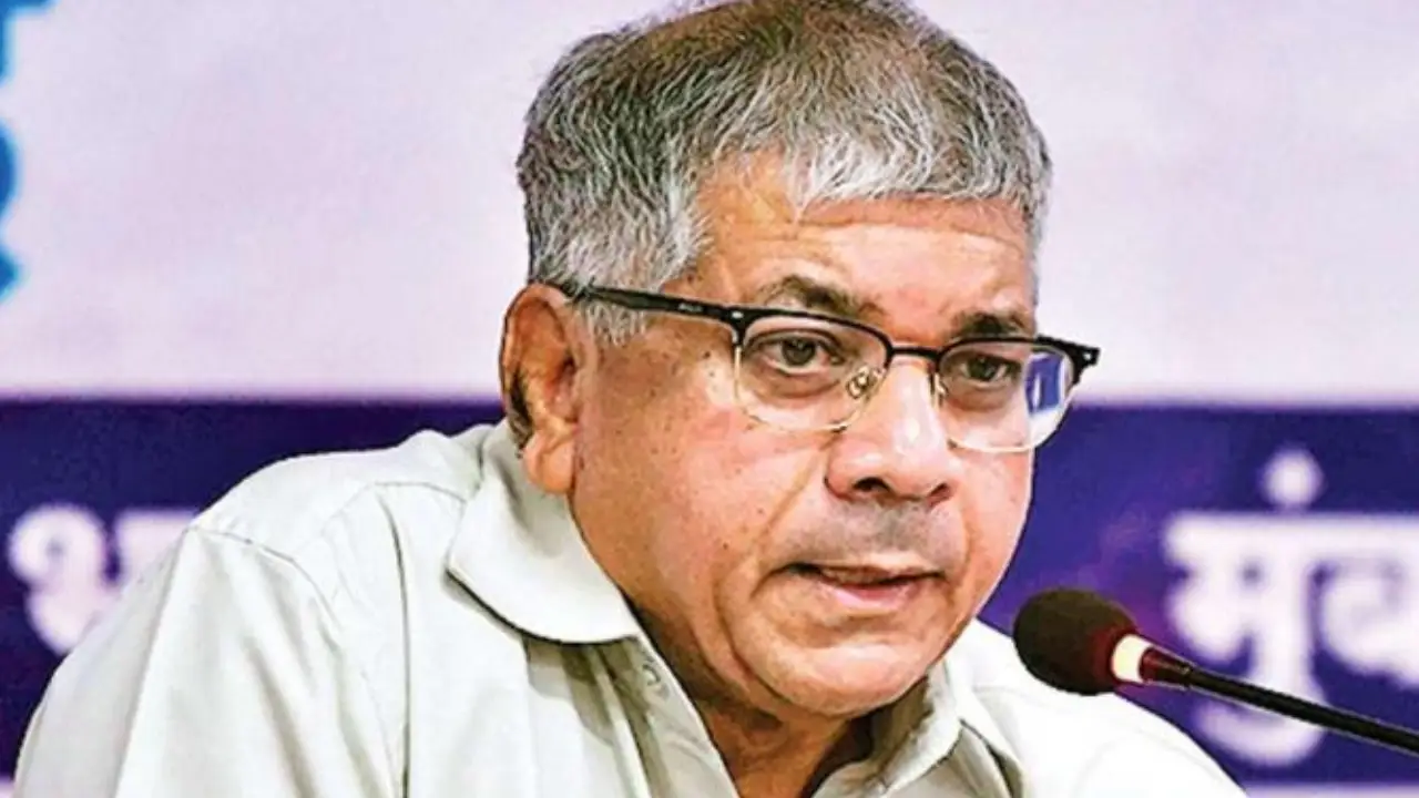 Prakash Ambedkar : ఛాతినొప్పితో హాస్పిటల్లో ప్రకాశ్ అంబేద్కర్ Prakash Ambedkar : ఛాతినొప్పితో హాస్పిటల్లో ప్రకాశ్ అంబేద్కర్