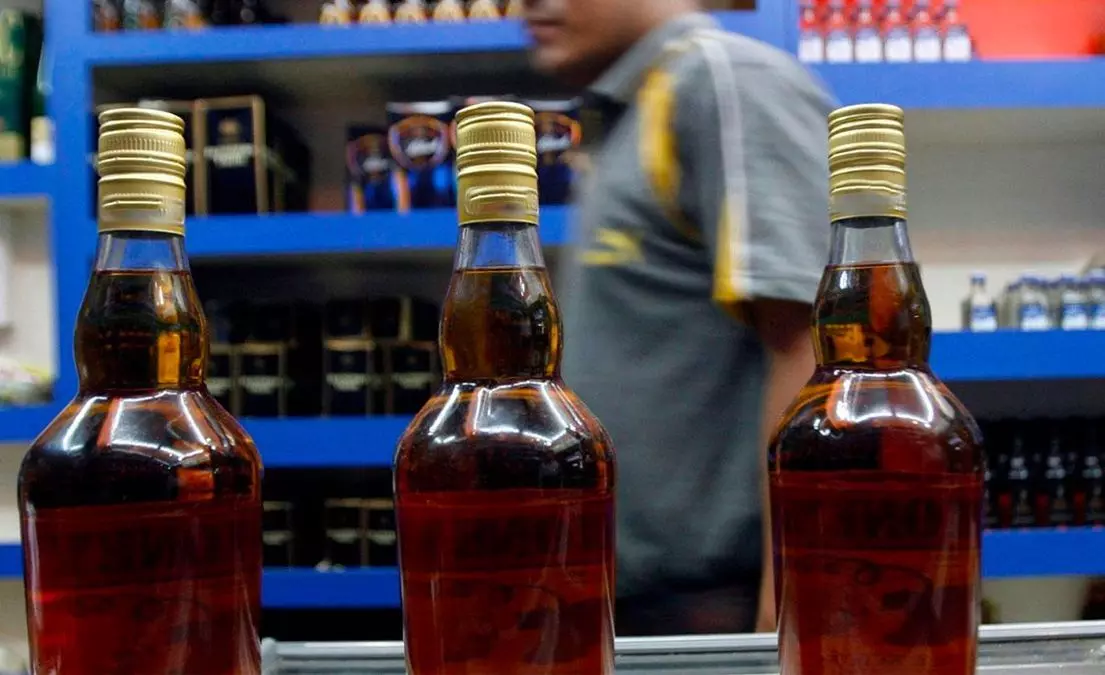 Liquor sales : మద్యం విక్రయాల్లో తెలంగాణ టాప్ Liquor sales : మద్యం విక్రయాల్లో తెలంగాణ టాప్
