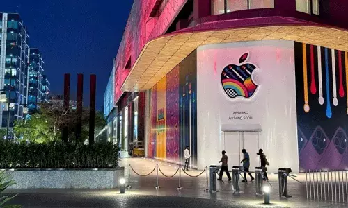 భారత్ లో మరో 4 బ్రాండెడ్ రిటైల్ స్టోర్లను తెరవనున్న యాపిల్..