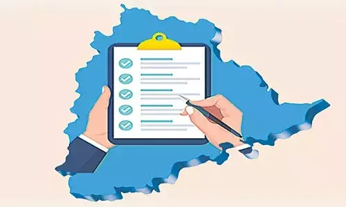 TG : తెలంగాణలో కుల గణన.. గ్రామాల్లో పెరిగిన హడావుడి TG : తెలంగాణలో కుల గణన.. గ్రామాల్లో పెరిగిన హడావుడి