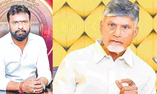AP : సీఎం నన్ను ఓ తండ్రిలా మందలించారు.. మంత్రి వాసంశెట్టి స్పందన AP : సీఎం నన్ను ఓ తండ్రిలా మందలించారు.. మంత్రి వాసంశెట్టి స్పందన