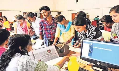 TG : ఇంటర్ విద్యార్థులకు అలెర్ట్ .. ఎగ్జామ్ ఫీజు చెల్లింపునకు షెడ్యూల్ రిలీజ్ TG : ఇంటర్ విద్యార్థులకు అలెర్ట్ .. ఎగ్జామ్ ఫీజు చెల్లింపునకు షెడ్యూల్ రిలీజ్