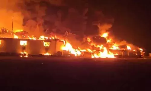 TG : సిటీ శివారు కంసన్ హైజెనిక్ ఫ్యాక్టరీలో అగ్నిప్రమాదం