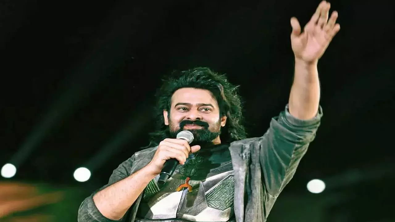 Prabhas : డైరెక్టర్స్ కు బంపర్ ఆఫర్ ఇచ్చిన ప్రభాస్ Prabhas : డైరెక్టర్స్ కు బంపర్ ఆఫర్ ఇచ్చిన ప్రభాస్