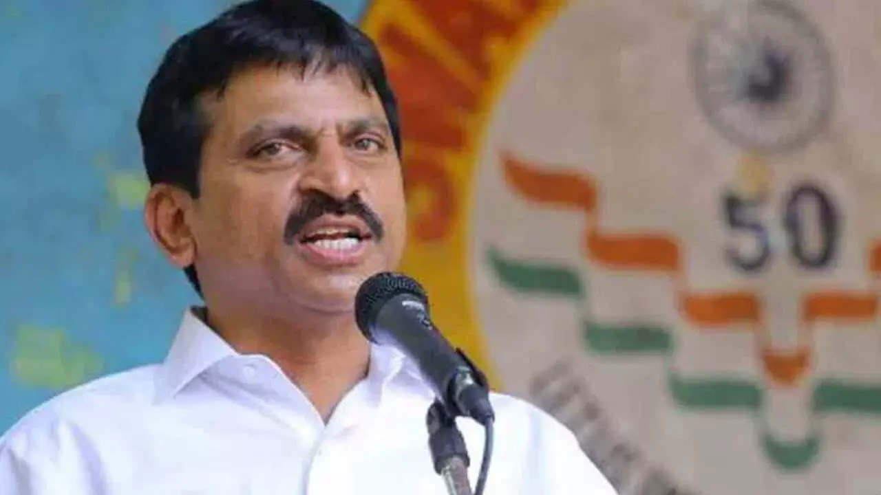 TG : ఆటం బాంబు పేలబోతోంది.. మంత్రి పొంగులేటి మరో సంచలనం TG : ఆటం బాంబు పేలబోతోంది.. మంత్రి పొంగులేటి మరో సంచలనం
